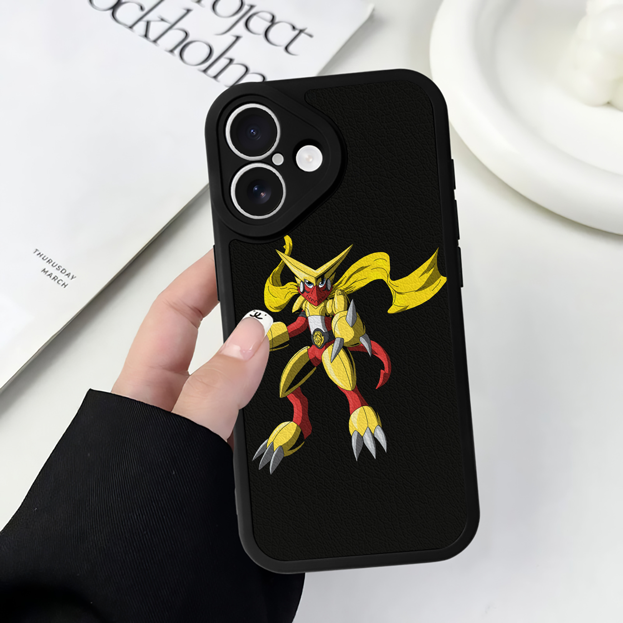 （画像用） Digimon デジタルモンスター/デジモン 【iPhone 16シリーズ対応】シリコンスマホケース（レザー調） 材質：シリコン